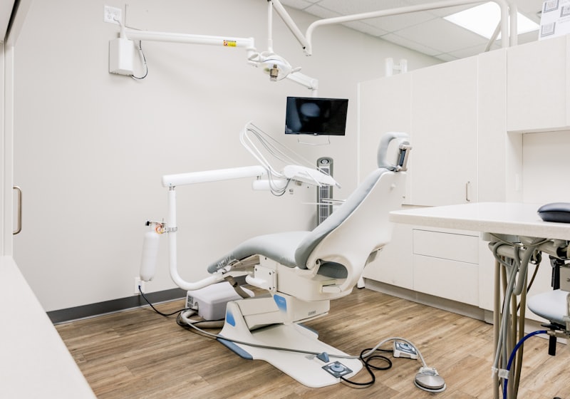 Dental treatment room with equipment